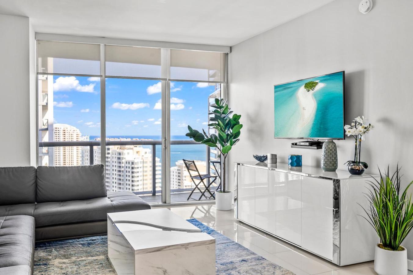 Apartment *iconic W Icon Condo/ Pool&waterviews*freespa* Miami