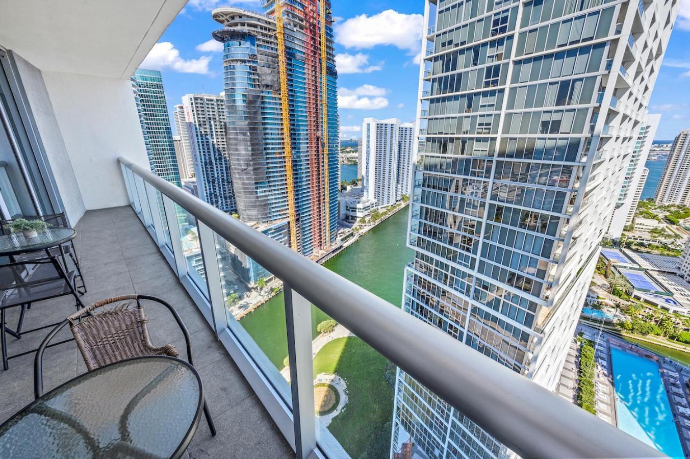 Apartment *iconic W Icon Condo/ Pool&waterviews*freespa* Miami