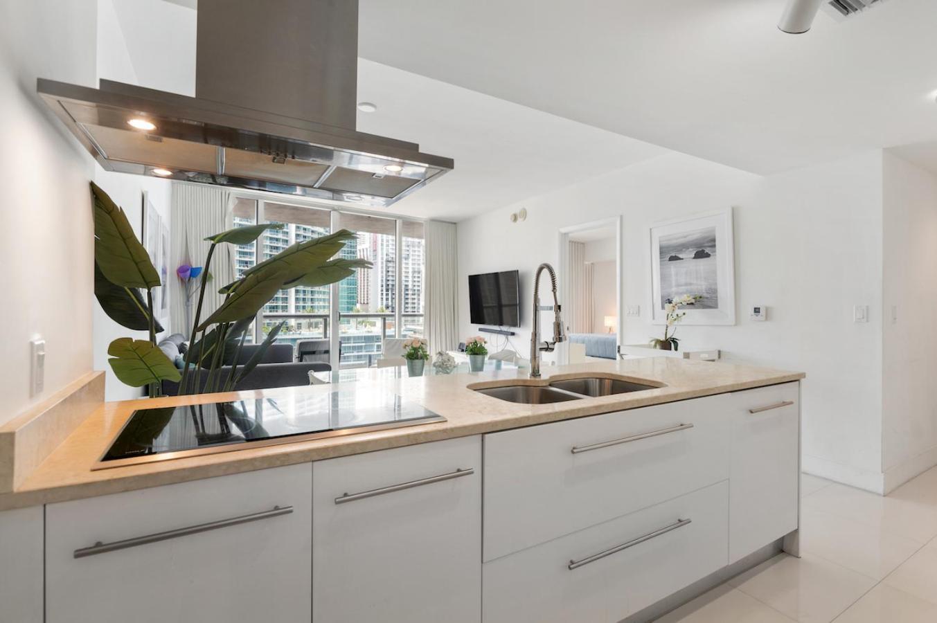 Apartment ** W Icon Brickell-luxury Unit- Free Spa** *