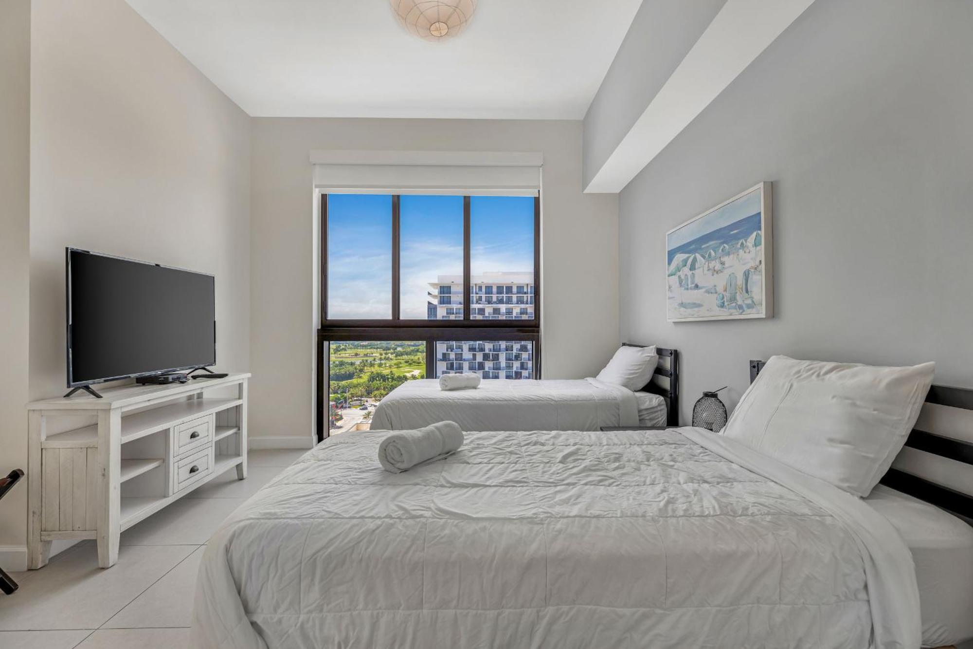 Enchanting In The Heart Of Doral With Golf Course Views * Miami