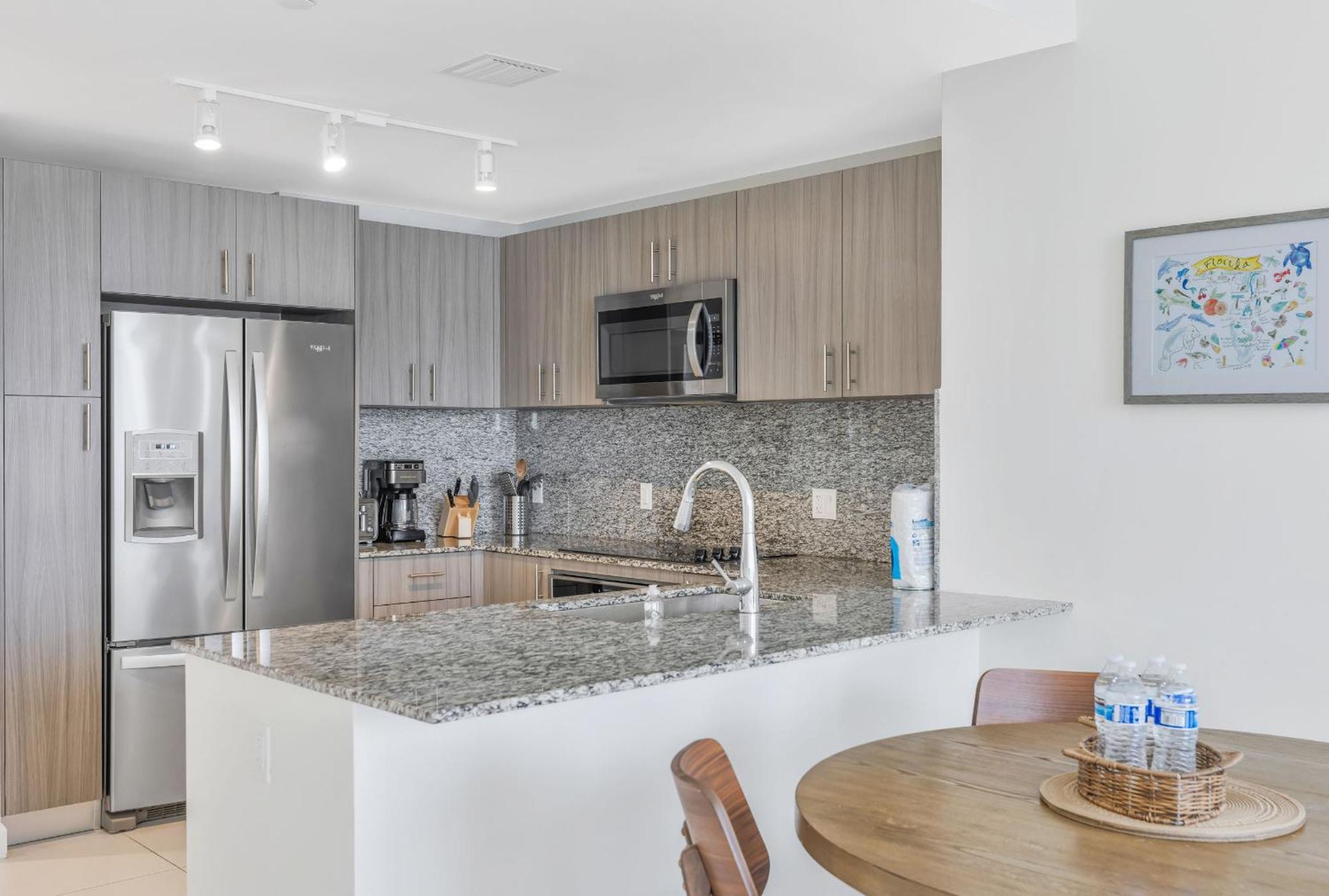 Apartment Enchanting In The Heart Of Doral With Golf Course Views