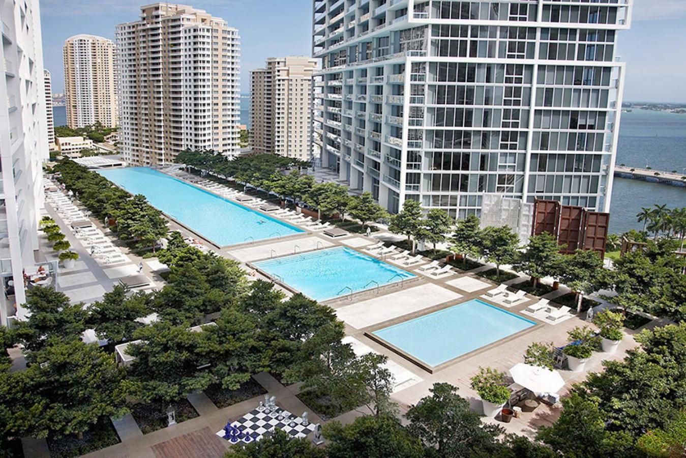 Luxurious At Icon With Views Miami