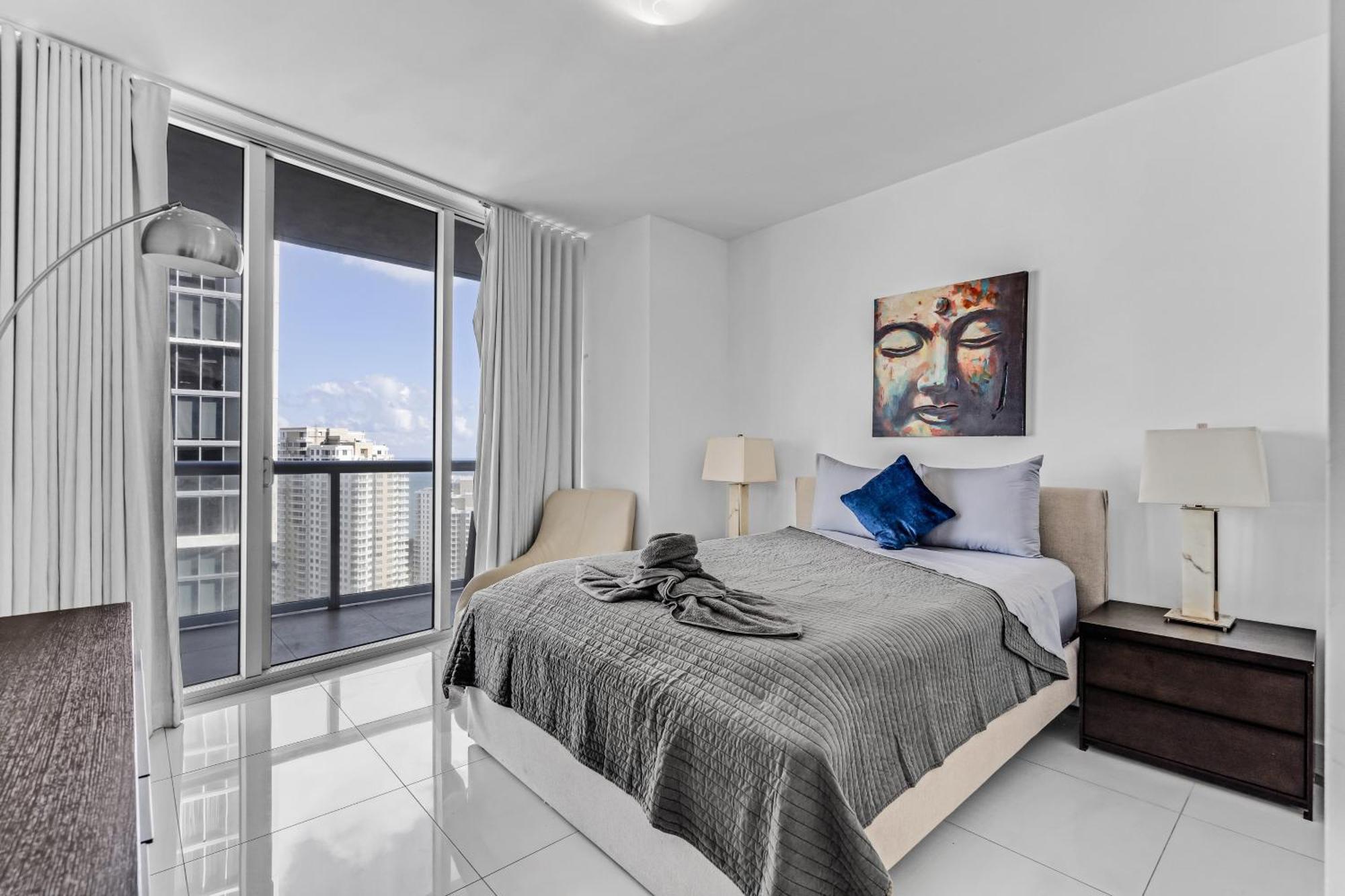 Luxurious At Icon With Views Apartment
