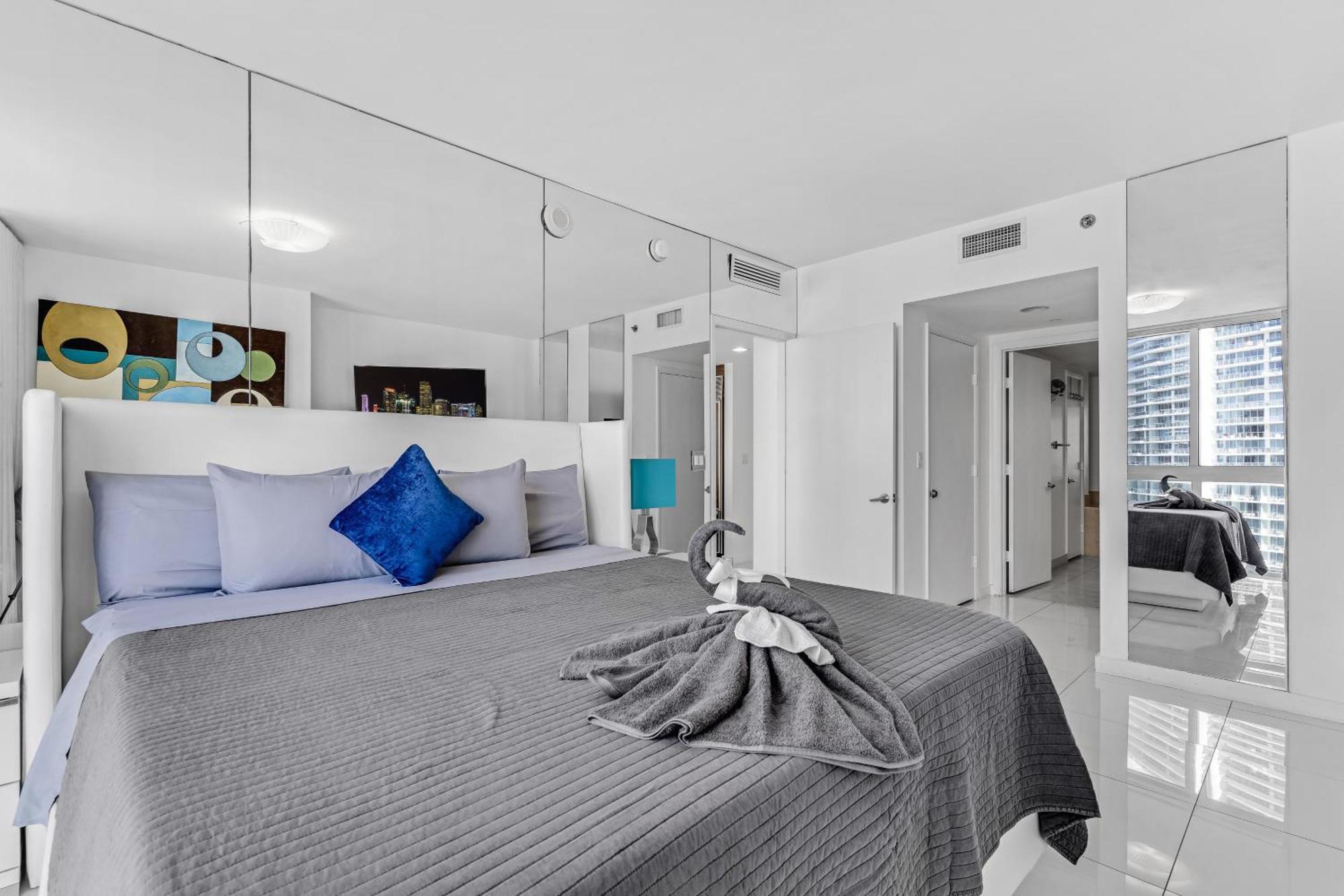 Luxurious At Icon With Views