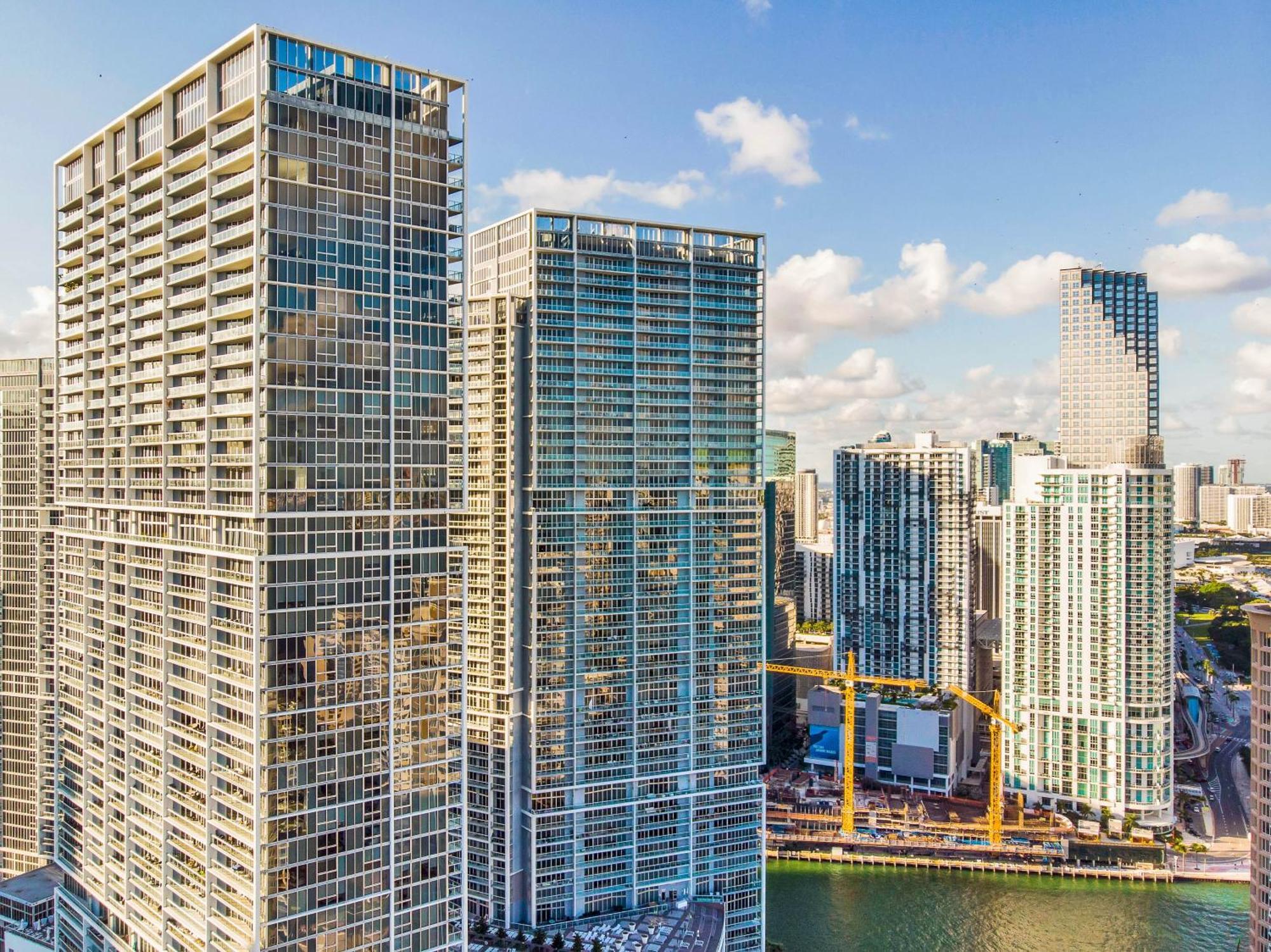 Luxurious At Icon With Views Apartment Miami