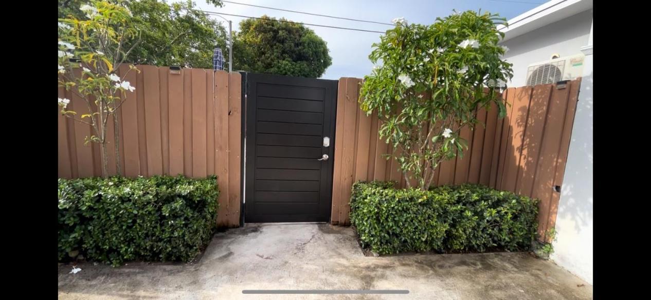 Holiday home Main House 3 Bed 2 Bath & 1 Bed 1 Bath Miami