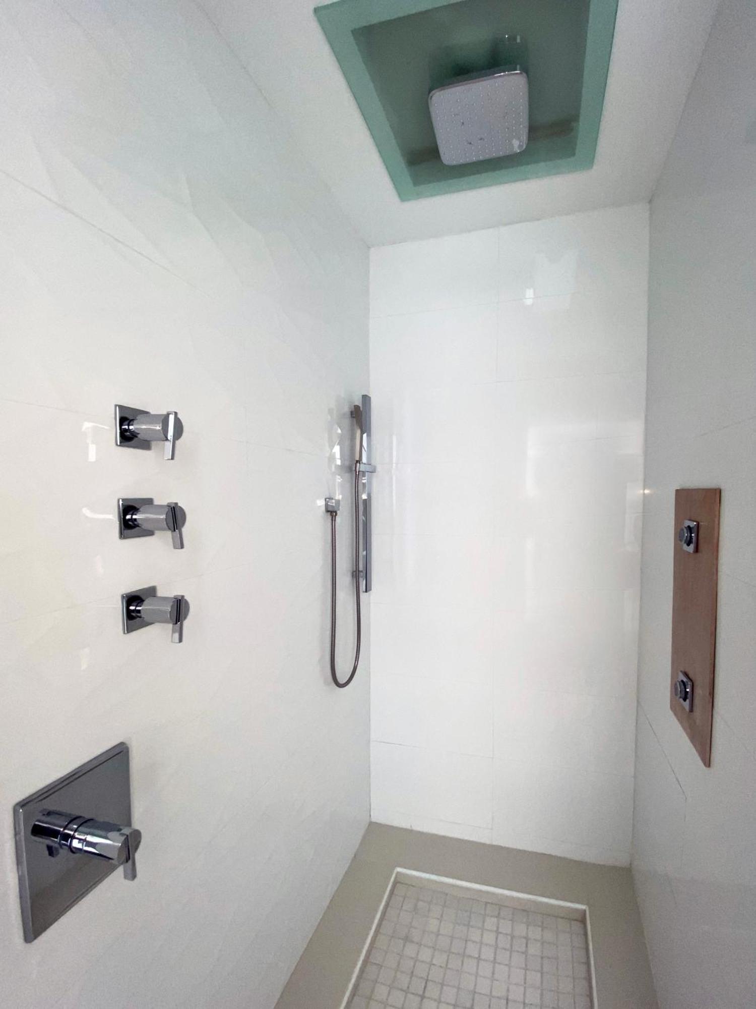 Holiday home Luxurious With Bbq, Hot Tub, Heated Pool & Wifi - L36 Miami
