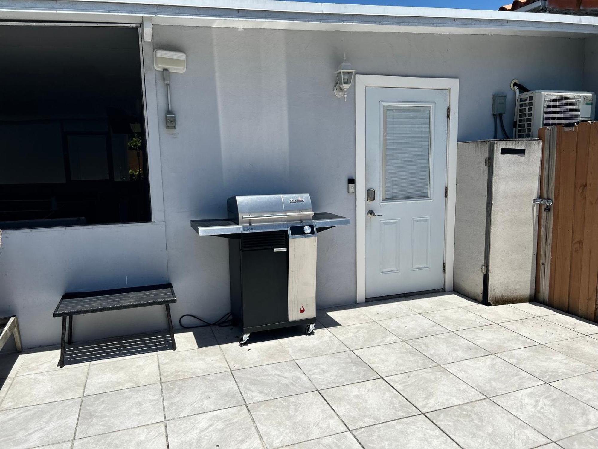 Holiday home Main House 3 Bed 2 Bath & 1 Bed 1 Bath *