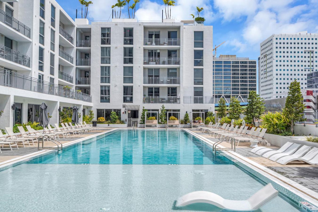 Apartment Amazing 2 Bd Downtown Mins From Brickell With Free Parking