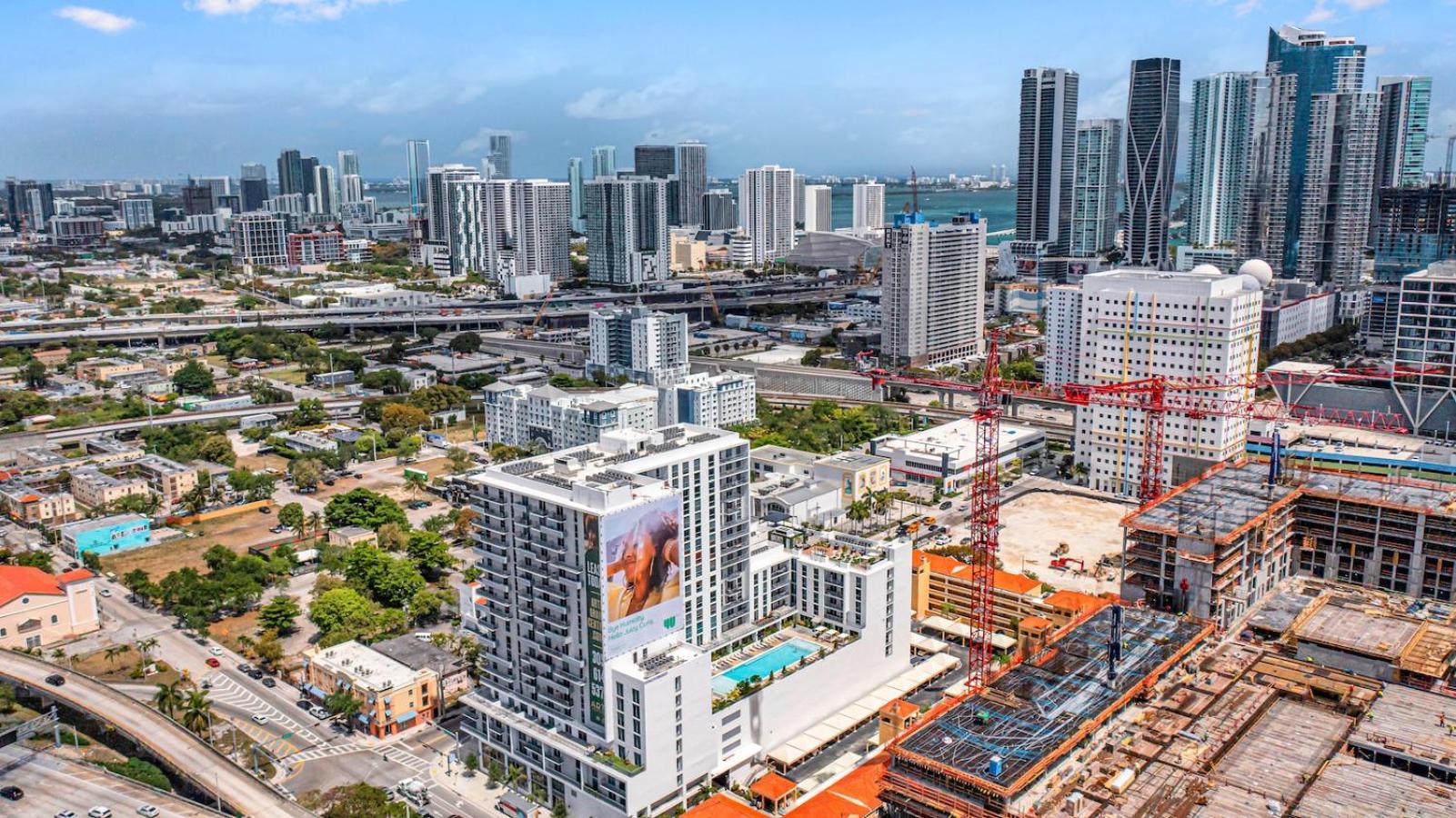 Amazing 2 Bd Downtown Mins From Brickell With Free Parking Apartment