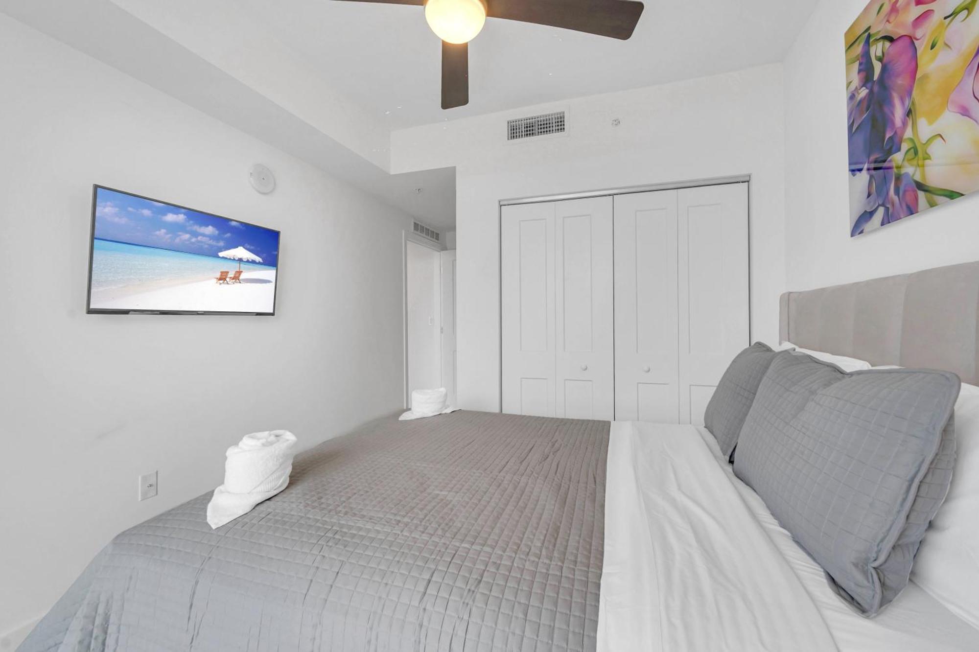 Apartment Amazing 2 Bd Downtown Mins From Brickell With Free Parking