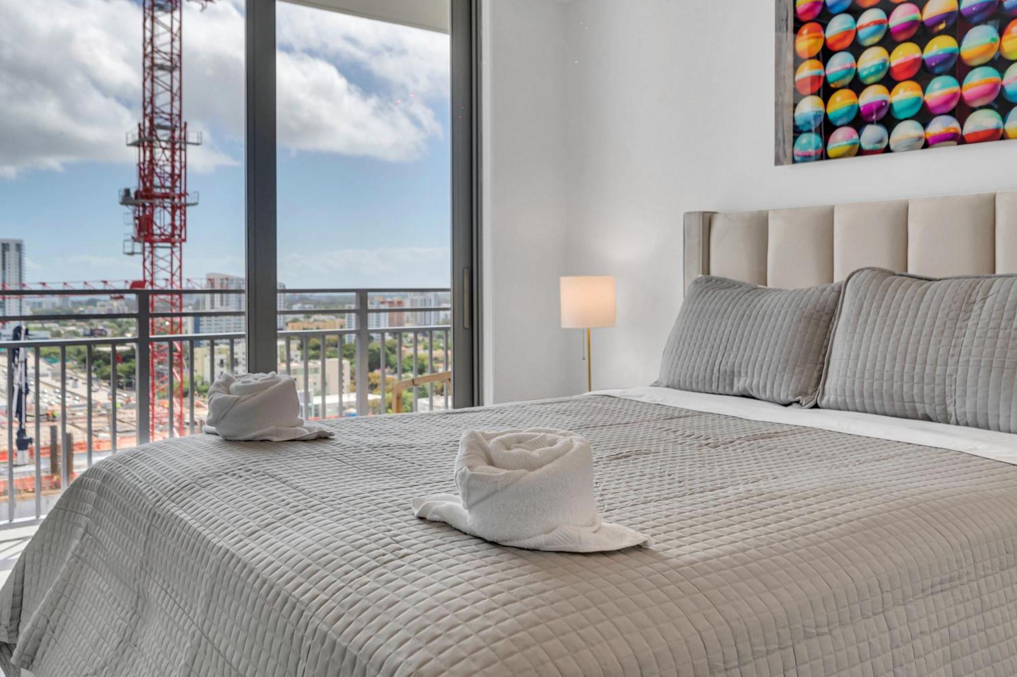 Amazing 2 Bd Downtown Mins From Brickell With Free Parking