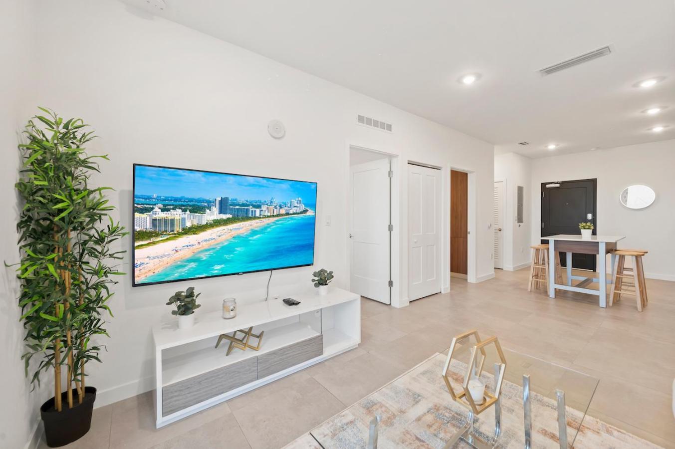 Apartment Beautiful Unit In Downtown With Free Parking Miami