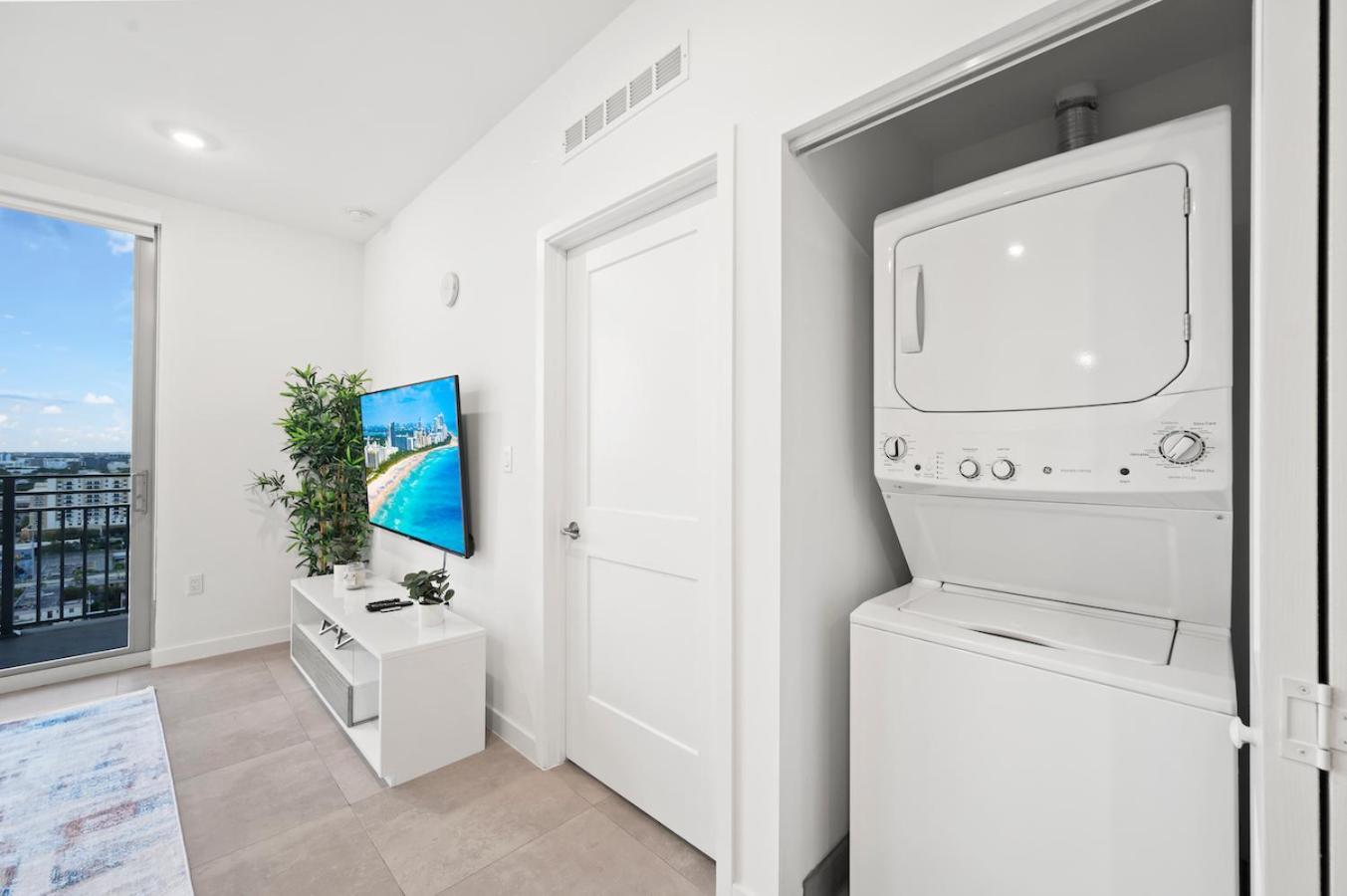 Apartment Beautiful Unit In Downtown With Free Parking Miami
