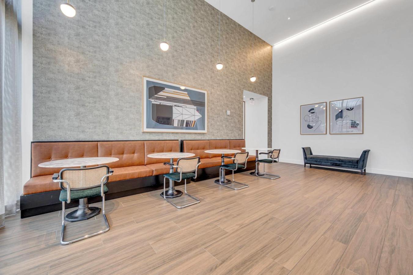 Modern 2 Bed Mins From Brickell With Free Parking *