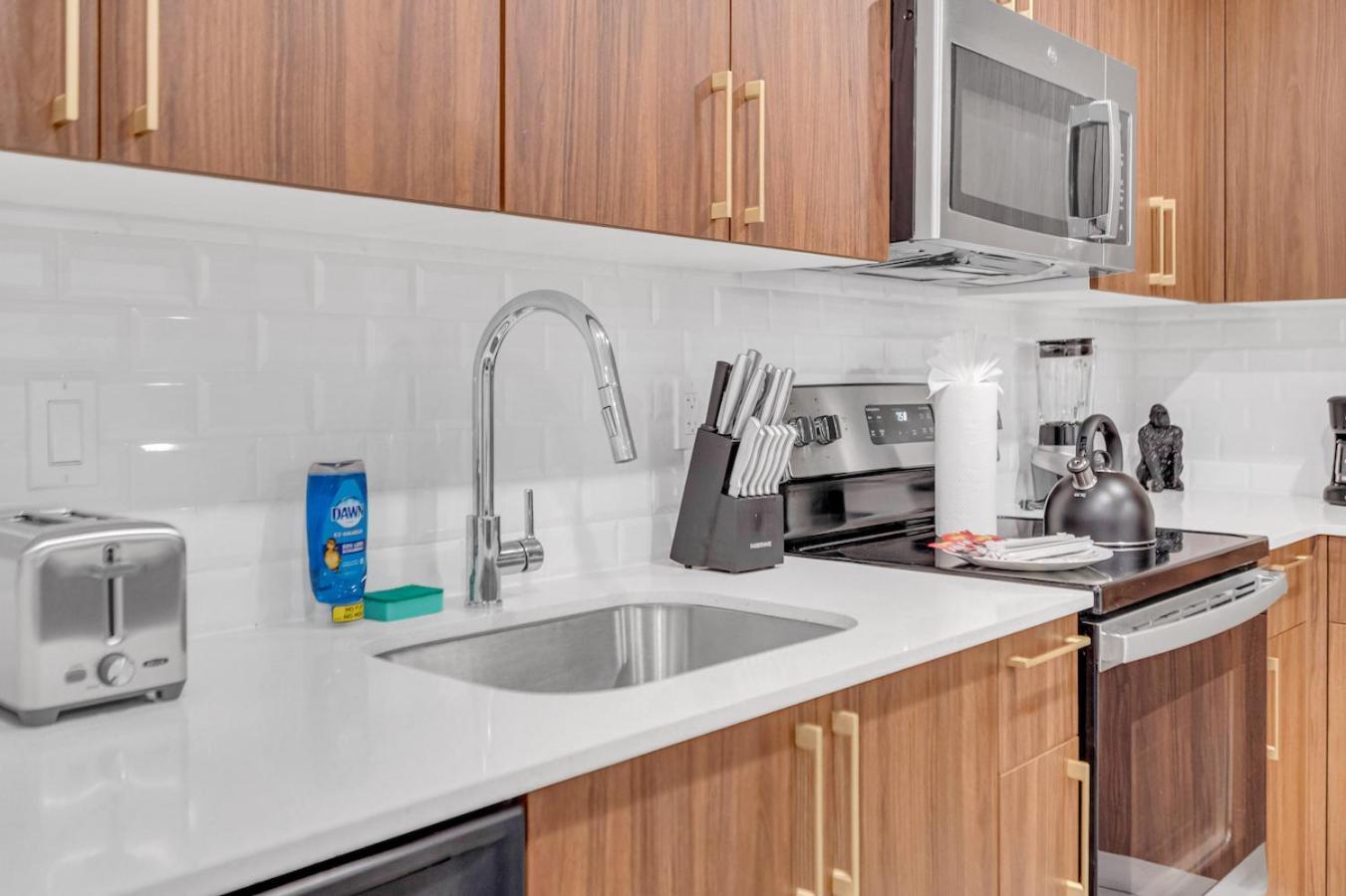 Apartment Exclusive In Downtown With Pool Views And Free Parking *