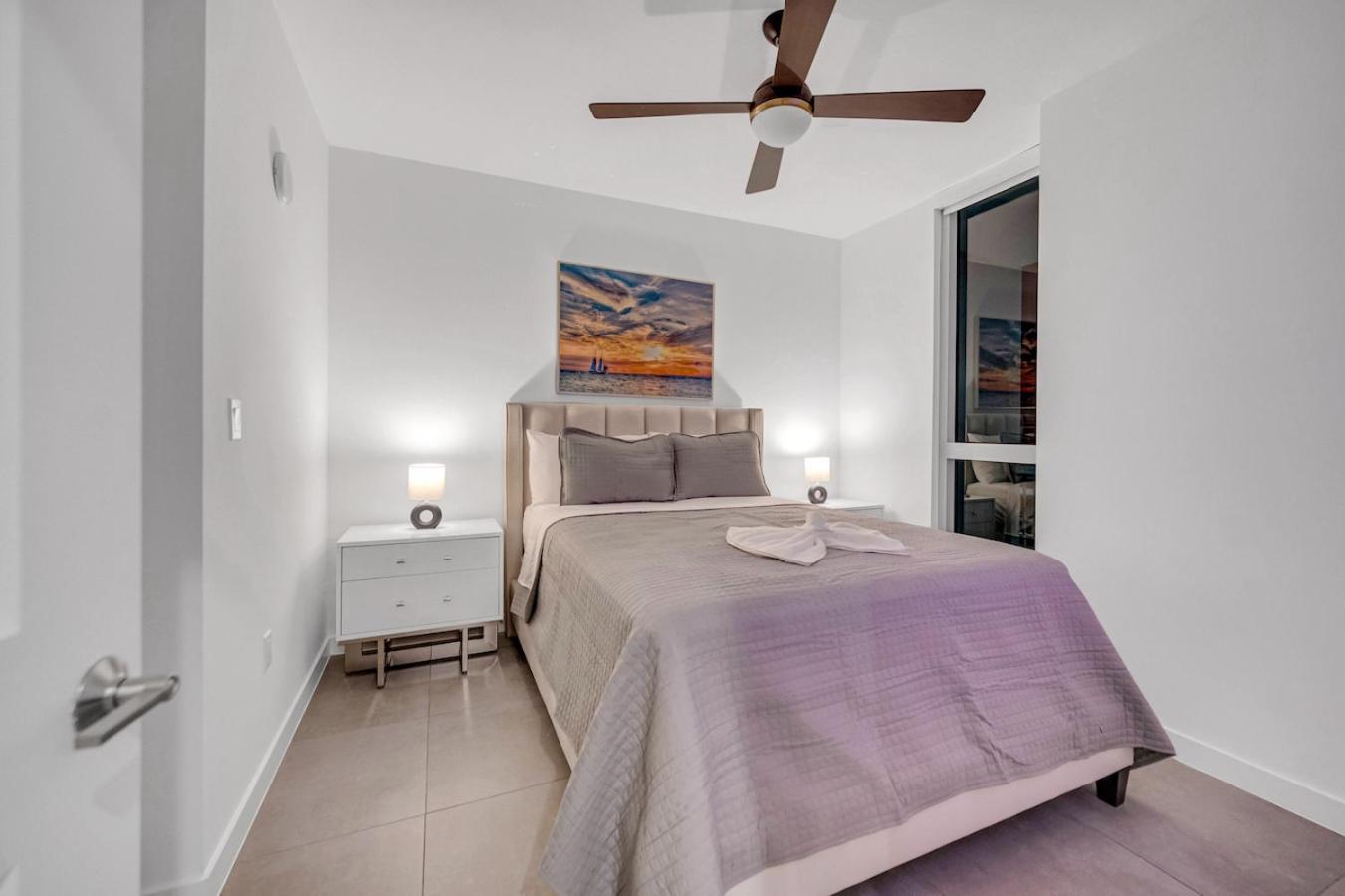 Exclusive In Downtown With Pool Views And Free Parking