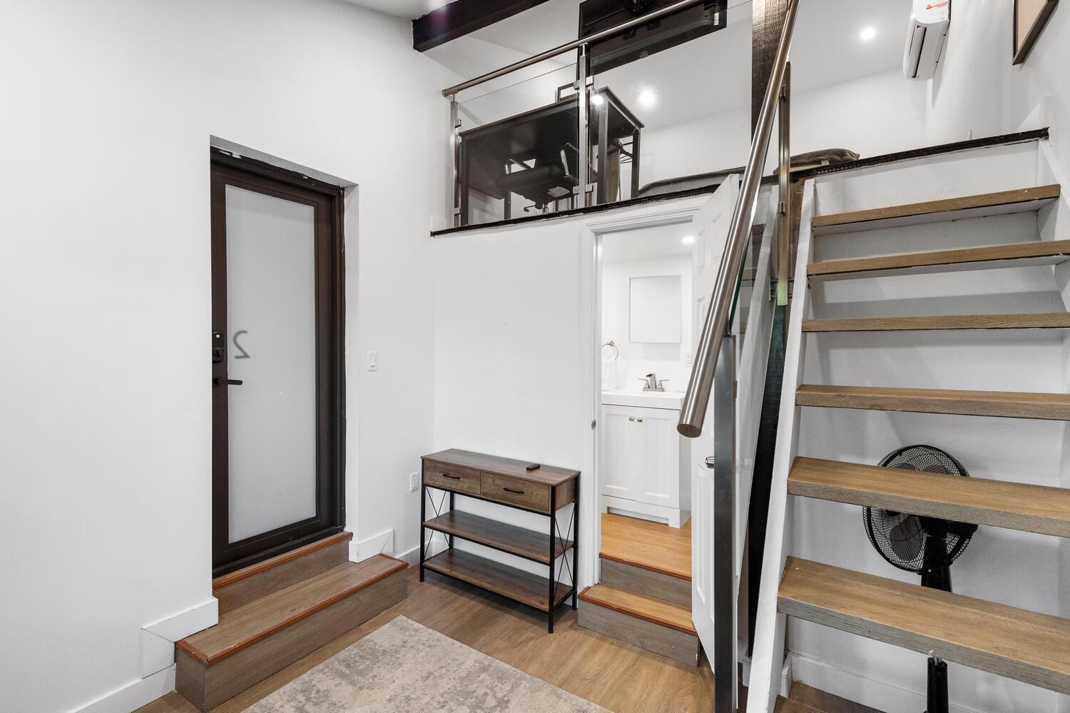 Story Loft - Oasis In ! Close The *