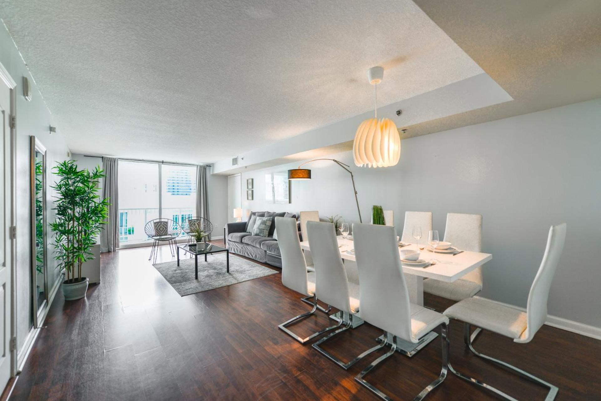 Style, Comfort, And Perfect Location In Brickell * Miami