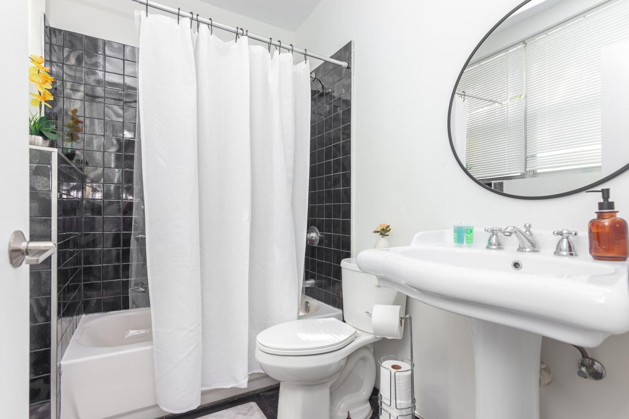 Apartment Midtown - Wynwood Area With Balcony - Art District Near Beach *