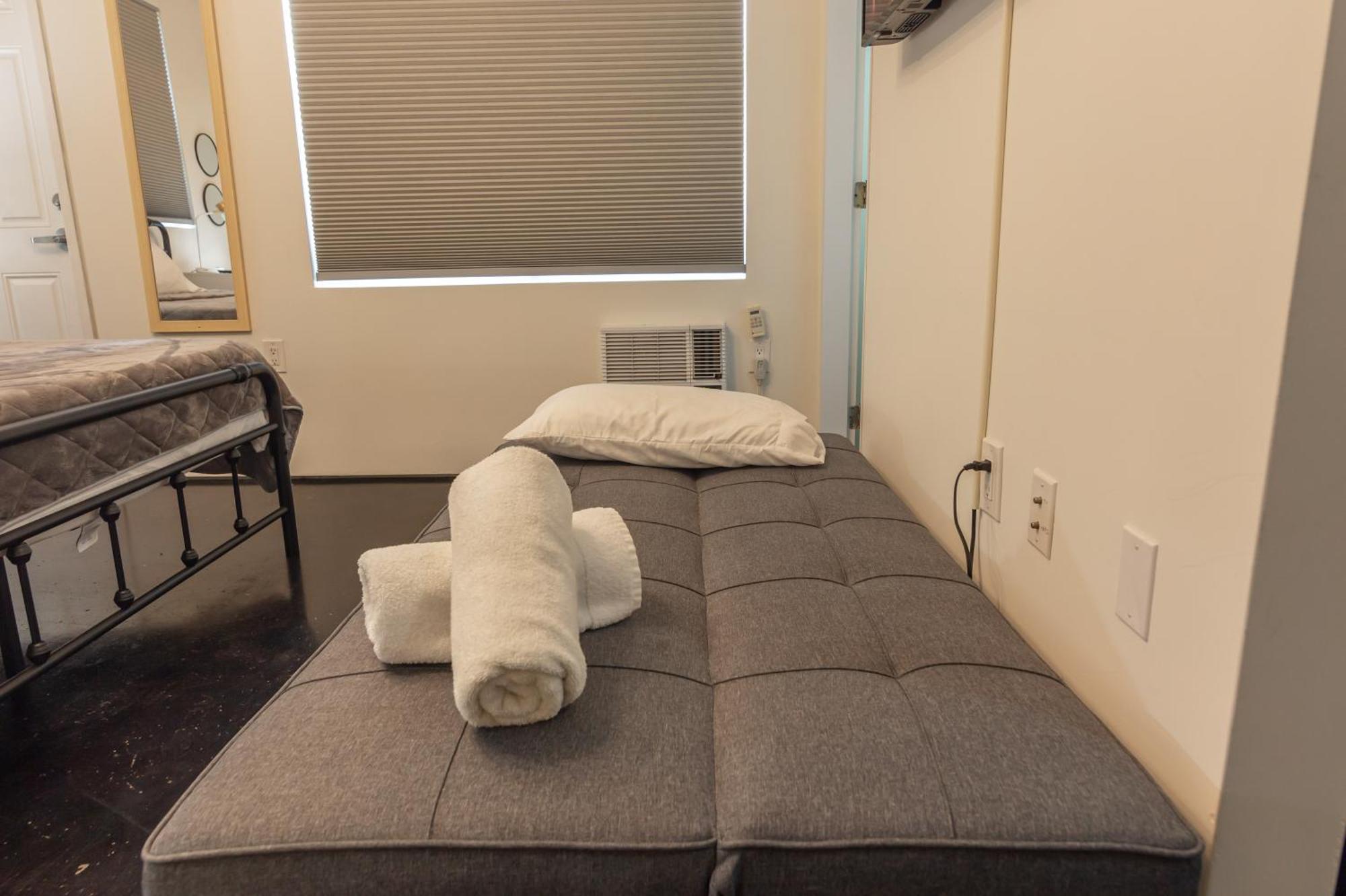 Midtown - Wynwood Area With Balcony - Art District Near Beach Apartment Miami