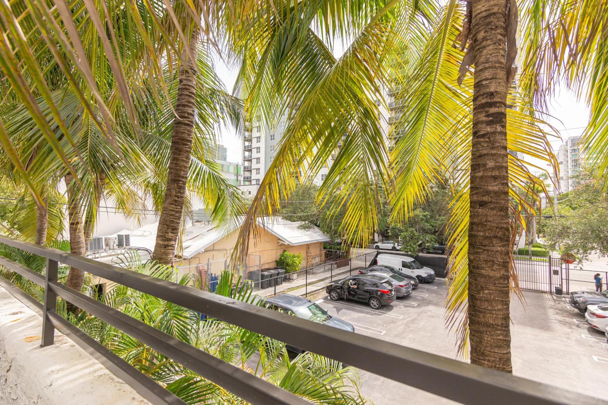 Midtown - Wynwood Area With Balcony - Art District Near Beach *