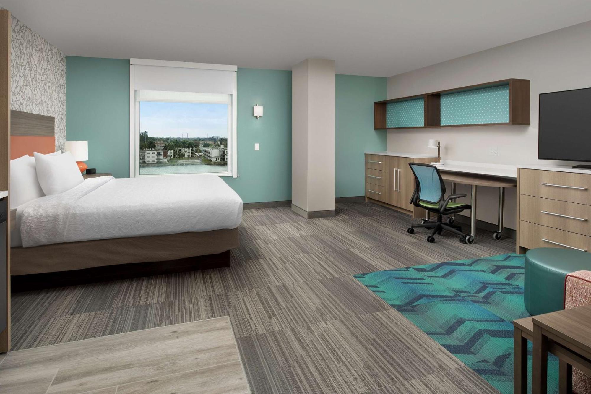 Home2 By Hilton Miami Airport South Blue Lagoon 3*