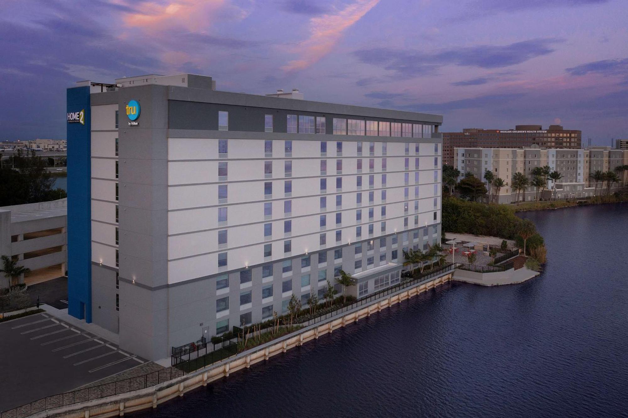 Home2 By Hilton Miami Airport South Blue Lagoon 3*