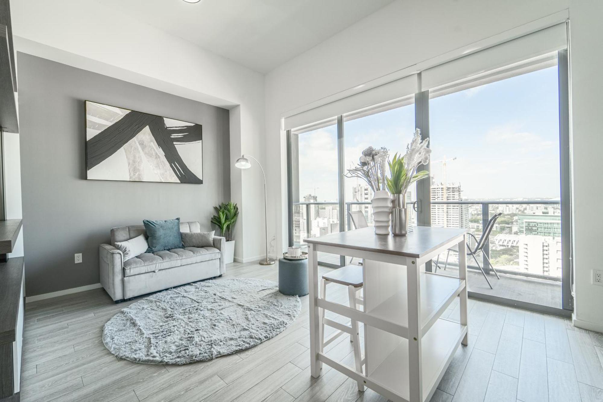 Tr 2 Bedroom, 1 Bedroom, And With Balconies *