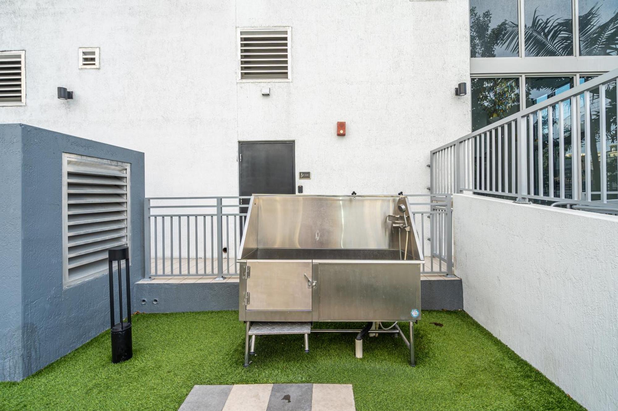 Prime Location 1-bed Retreat With Free Parking *