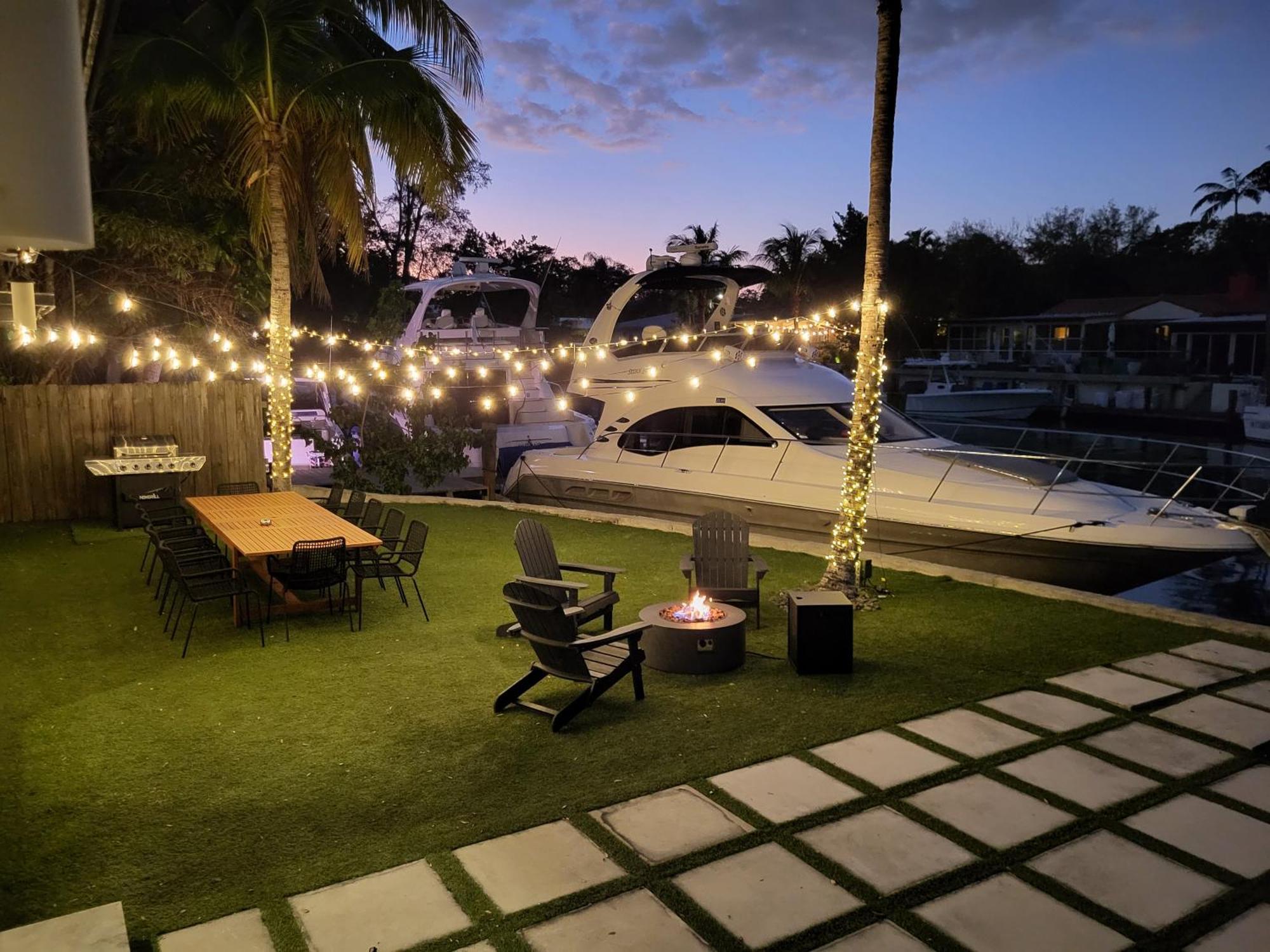 Holiday home Waterfront - Kayak & Paddleboards - Firepit - Pool *