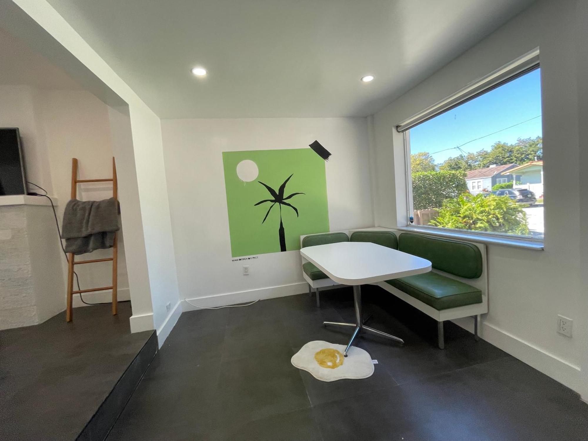 Artsy Oasis: Design District Gem Villa *