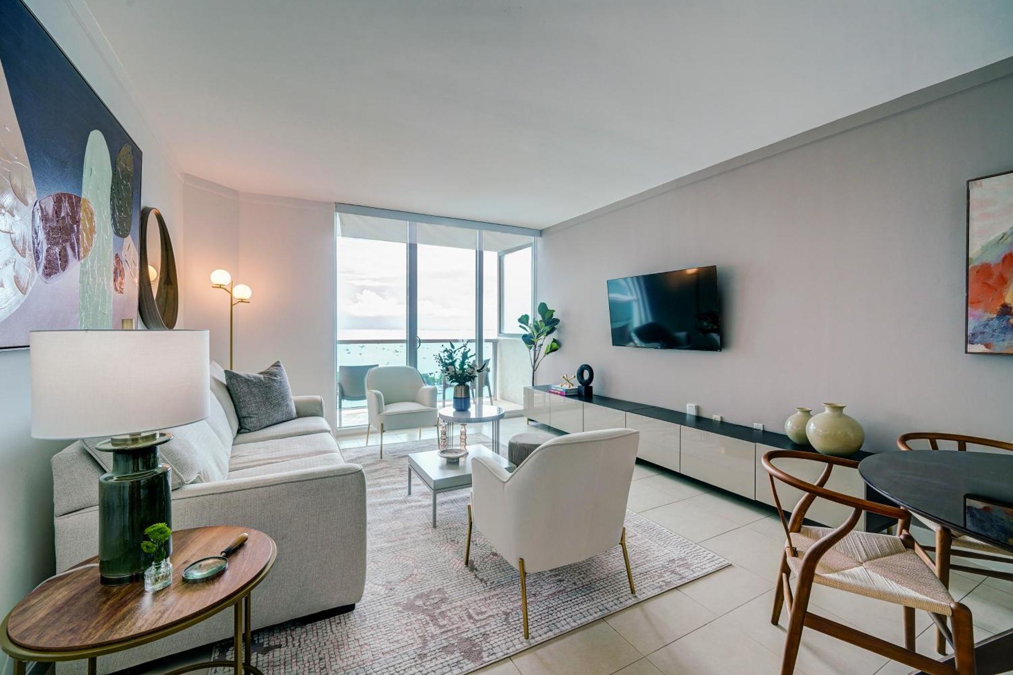 Direct Bayview One Bedroom In Coconut Grove Includes Parking
