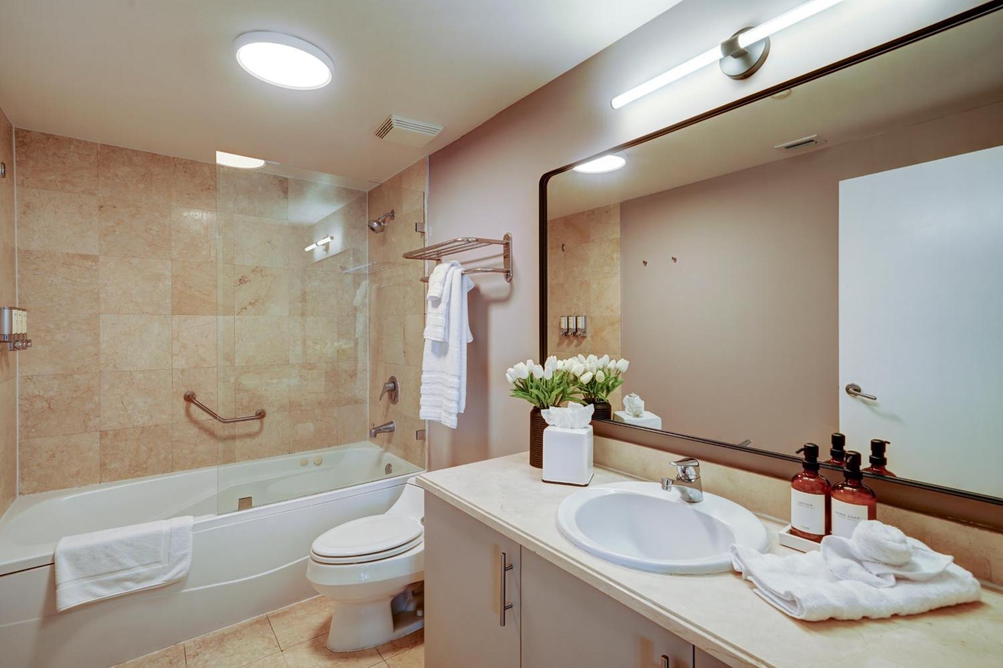 Direct Bayview One Bedroom In Coconut Grove Includes Parking Apartment Miami
