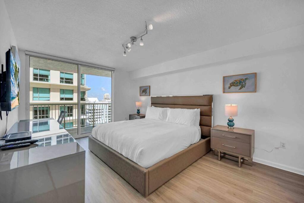Spacious 36th Flr 1 Bd 1 Bt • Brickell • Bay View