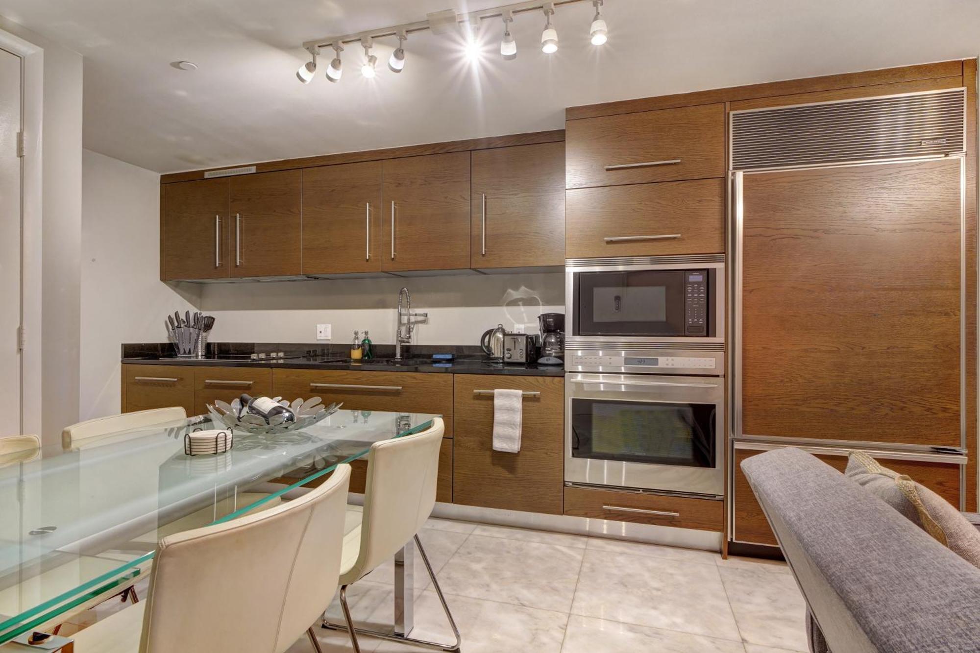 Lux 2br - Water View - Pool - - Free Parking Holiday home