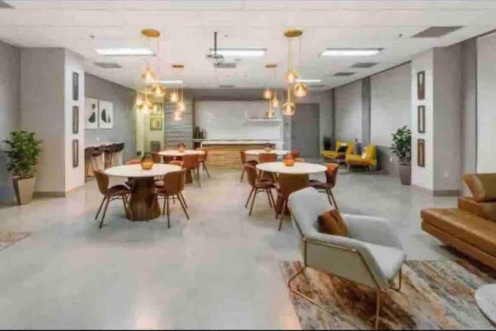 Spacious 36th Flr 1 Bd 1 Bt • Brickell • Bay View Apartment *