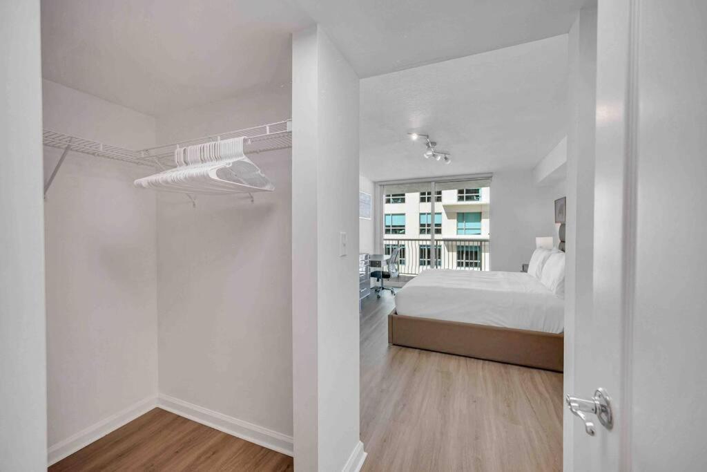 Spacious 36th Flr 1 Bd 1 Bt • Brickell • Bay View Miami