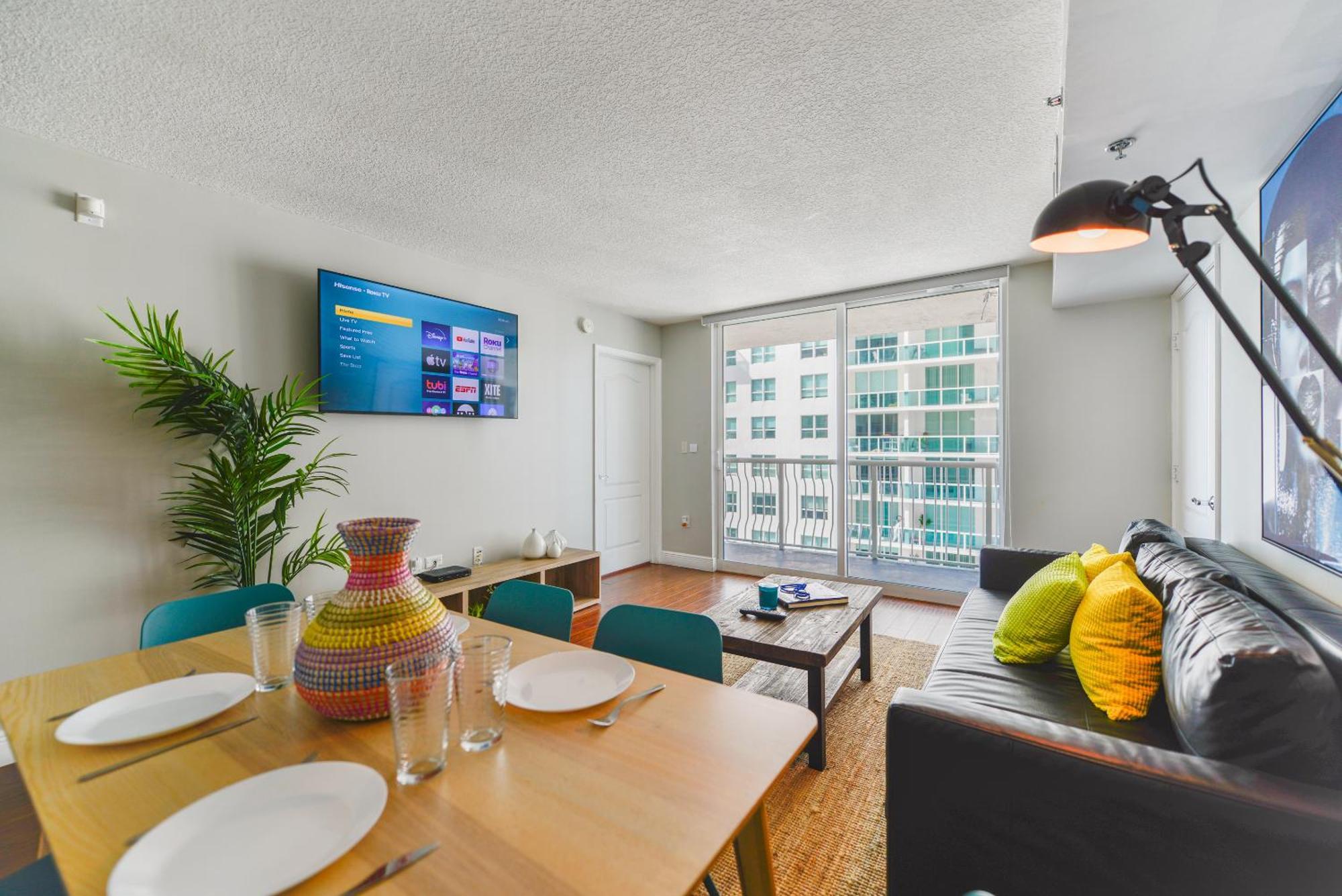 Amazing 3 Bedroom At Brickell With Pool Apartment *