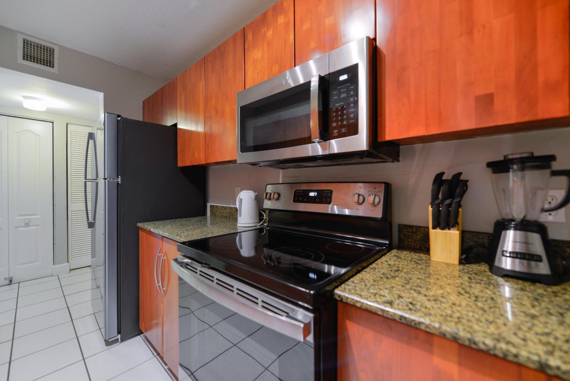 Amazing 3 Bedroom At Brickell With Pool *