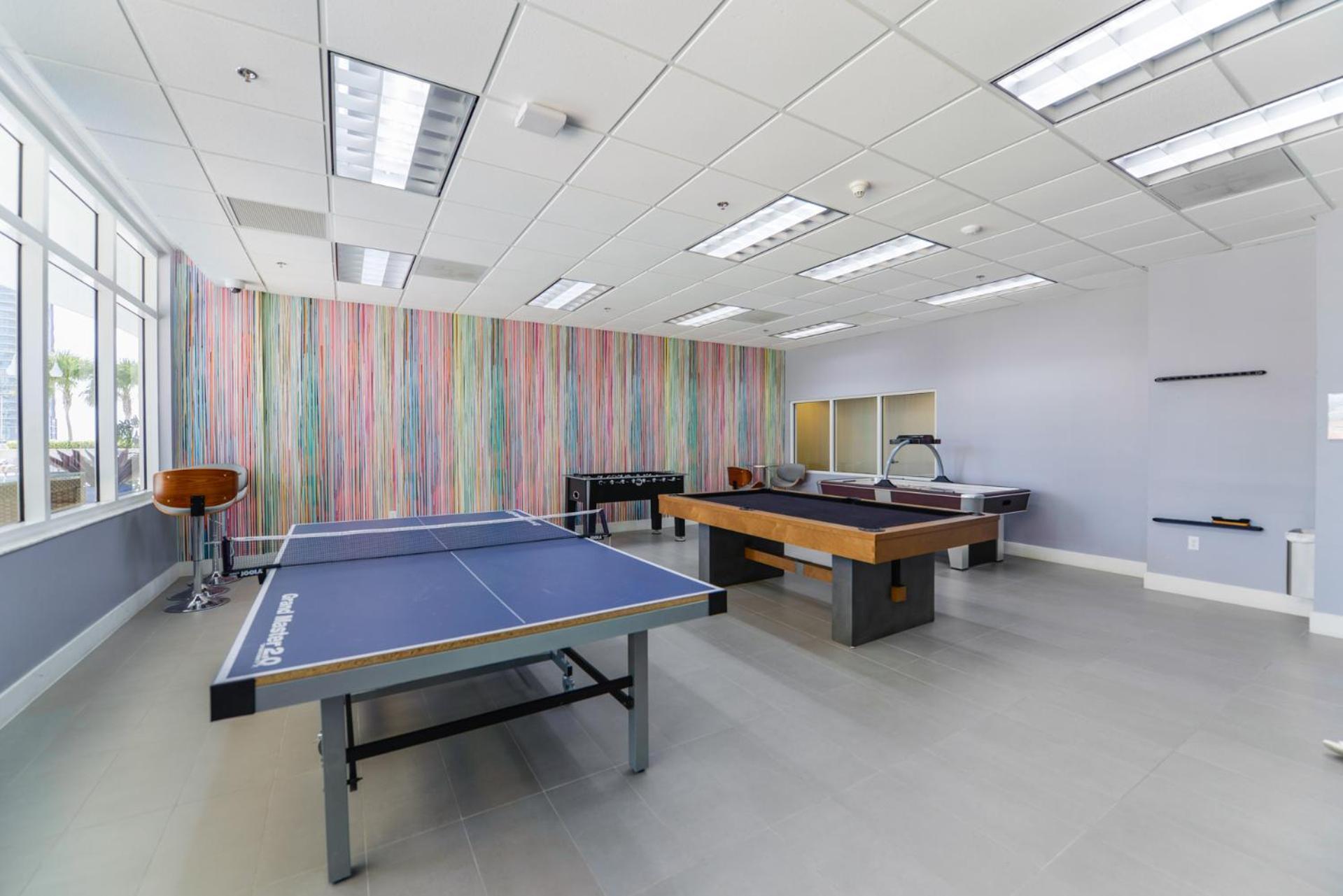 Amazing 3 Bedroom At Brickell With Pool