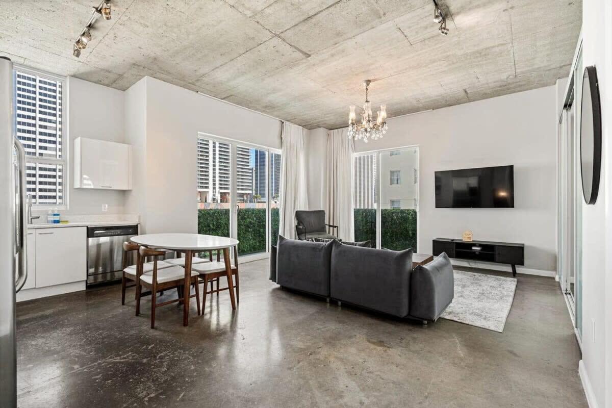 Apartment Long Term Allowed Dt Rooftop And Lap Pool