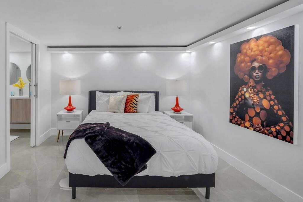 Shades Of Sky Penthouse! Newly Renovated * Miami