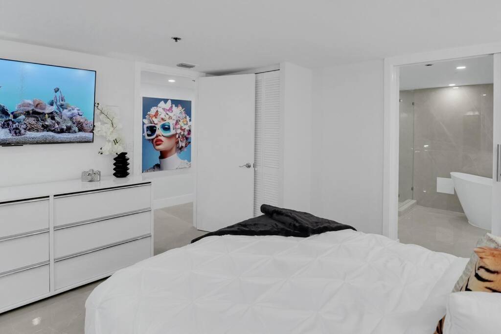 Shades Of Sky Penthouse! Newly Renovated Apartment