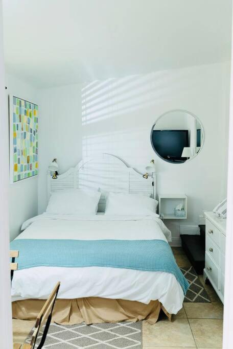 Casita Santorini -1 Bedroom Guest Near Grove Bay