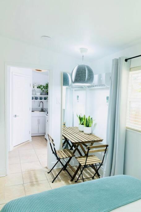 Casita Santorini -1 Bedroom Guest Near Grove Bay *