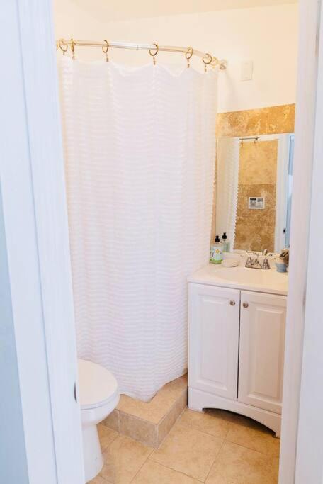 Casita Santorini -1 Bedroom Guest Near Grove Bay