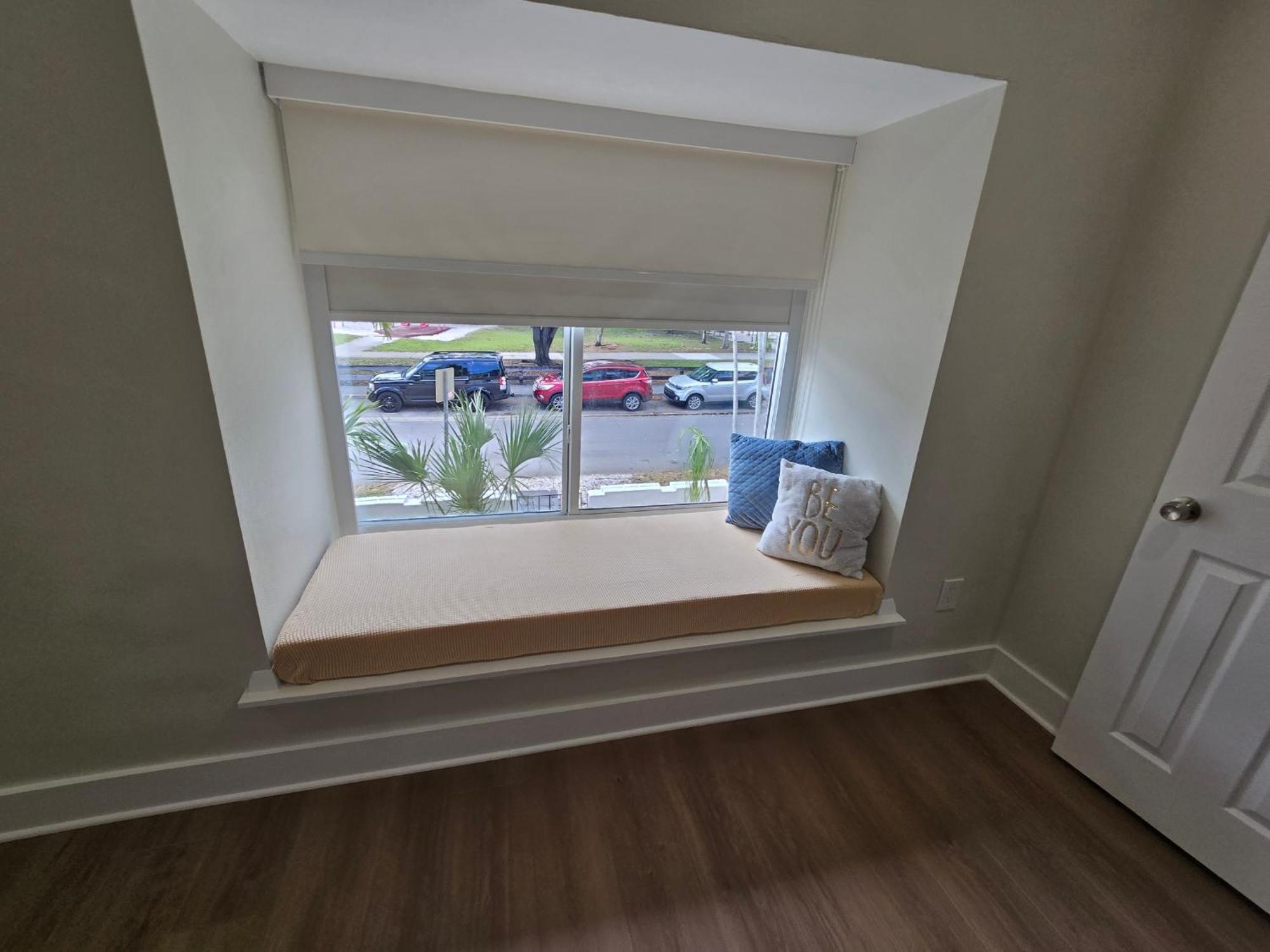 Apartment Luxurious & Spacious Townhouse In Prime Location
