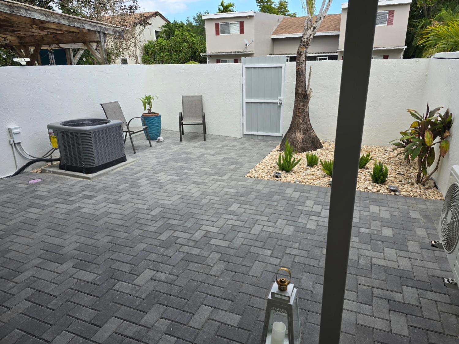 Apartment Luxurious & Spacious Townhouse In Prime Location *