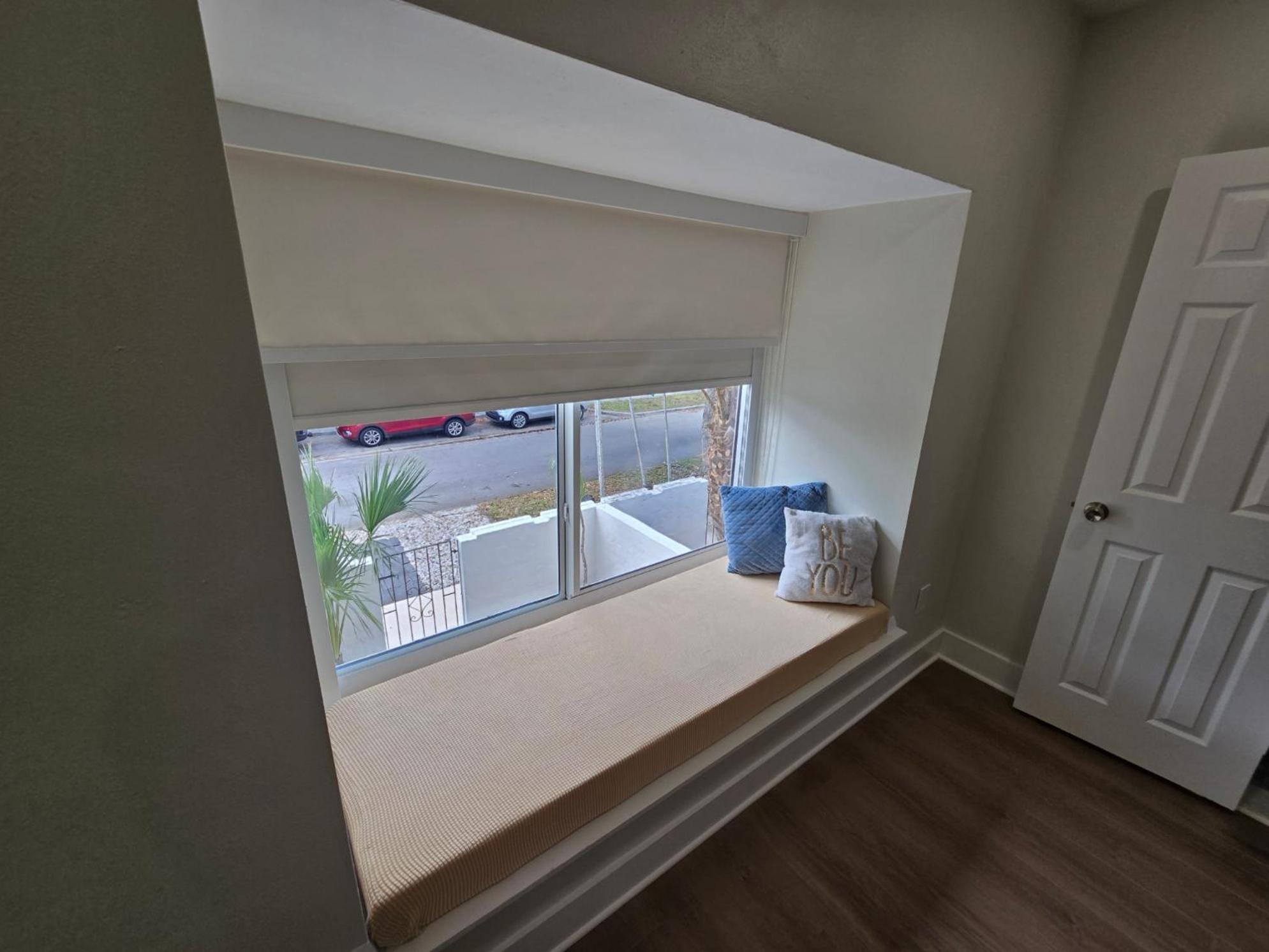 Luxurious & Spacious Townhouse In Prime Location Miami